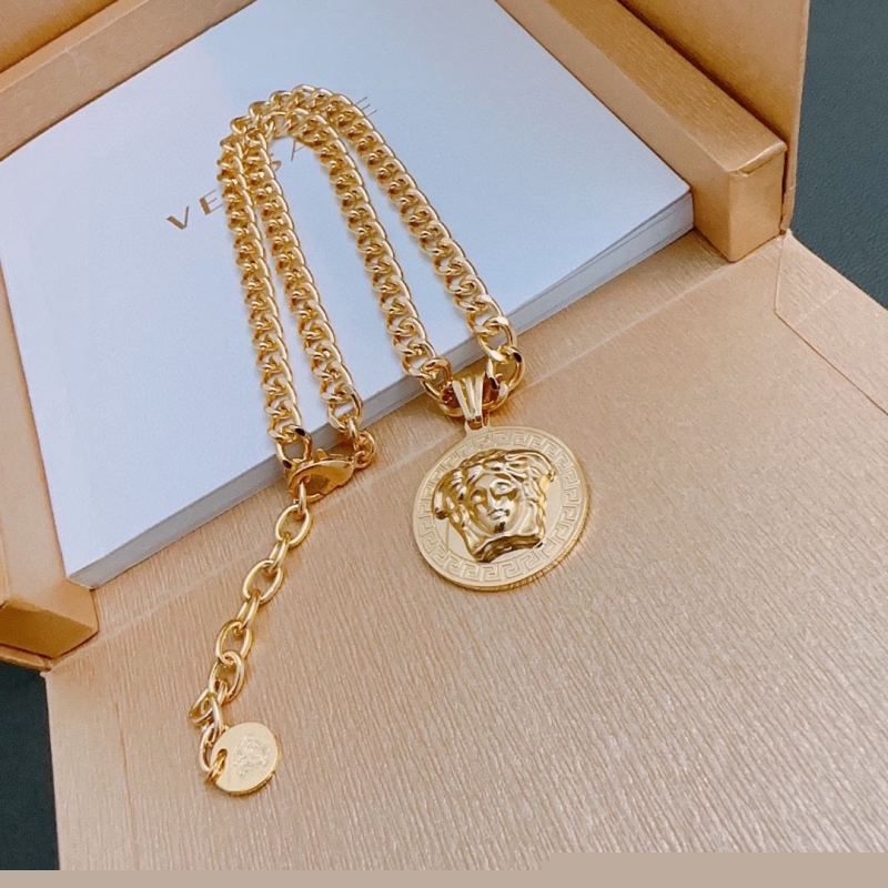 VERSACE